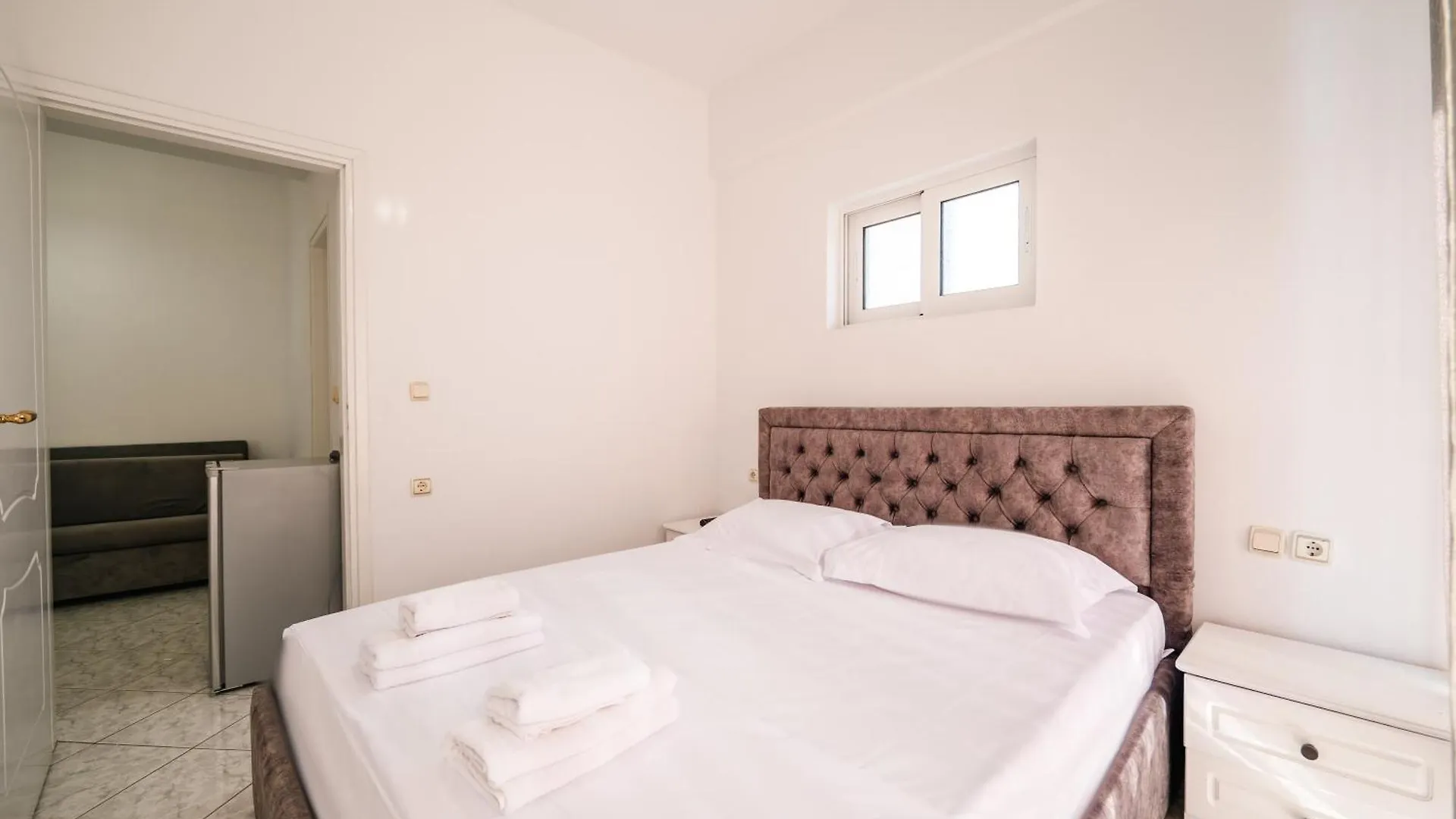 Alnes Hotel Sarandë