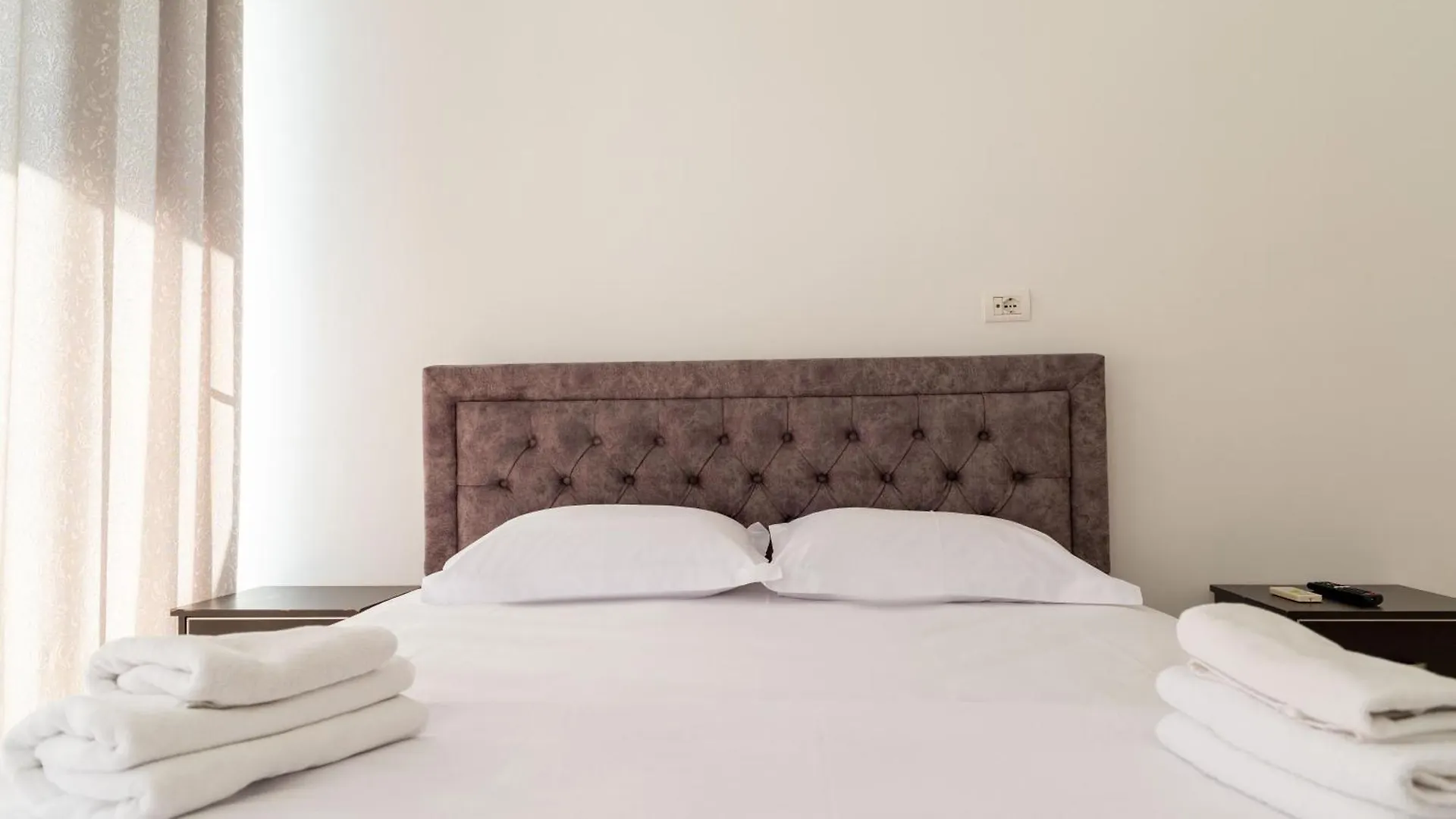 Alnes Hotel Sarandë