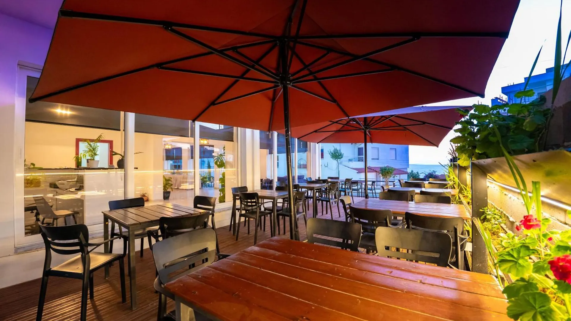 Alnes Hotel Sarandë