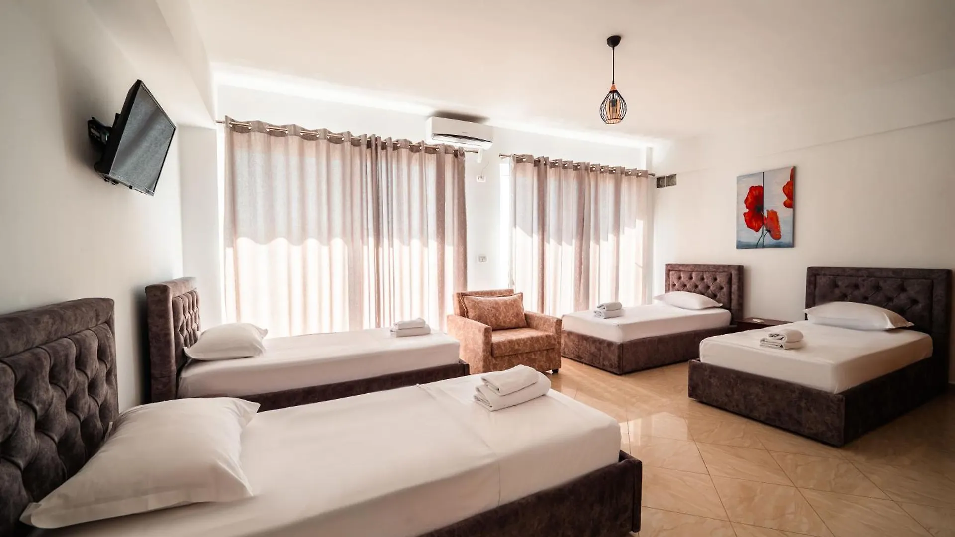 Alnes Hotel Sarandë