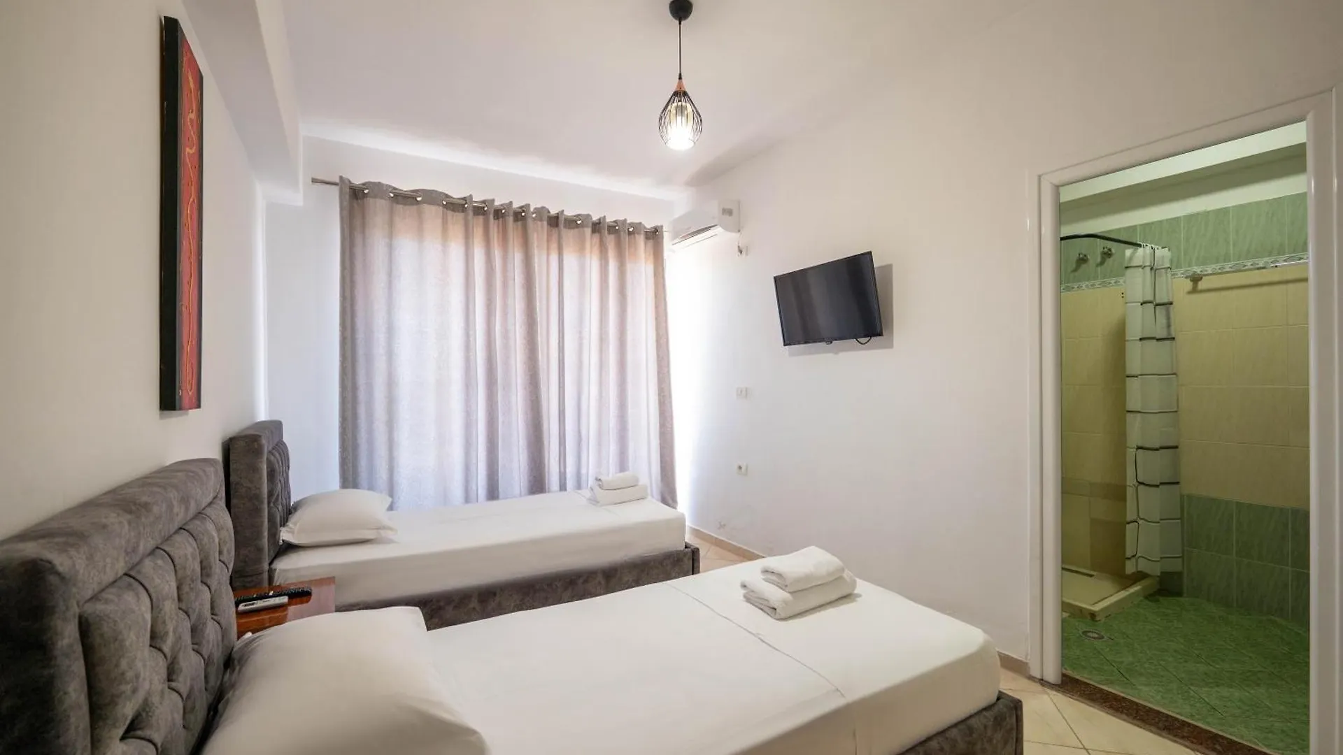 Alnes Hotel Sarandë