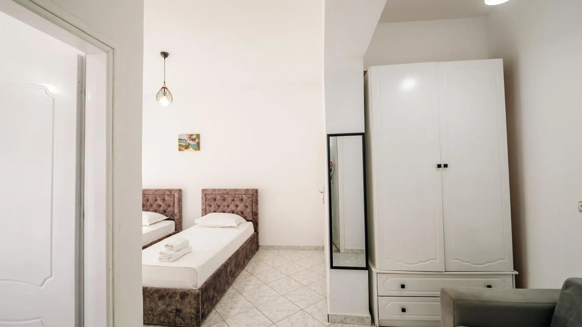 Alnes Hotel Sarandë 3*,  Albanien