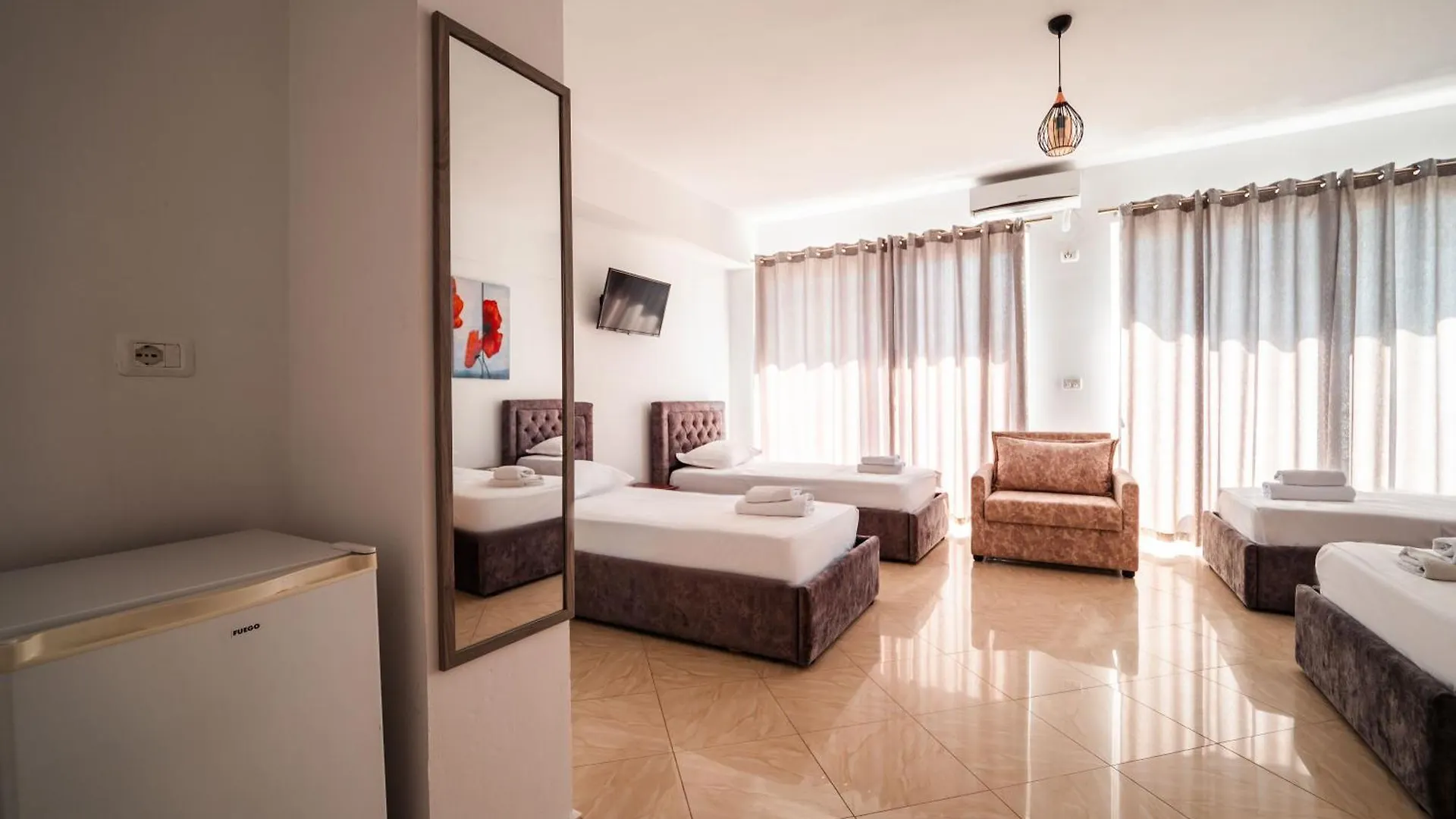 Alnes Hotel Sarandë