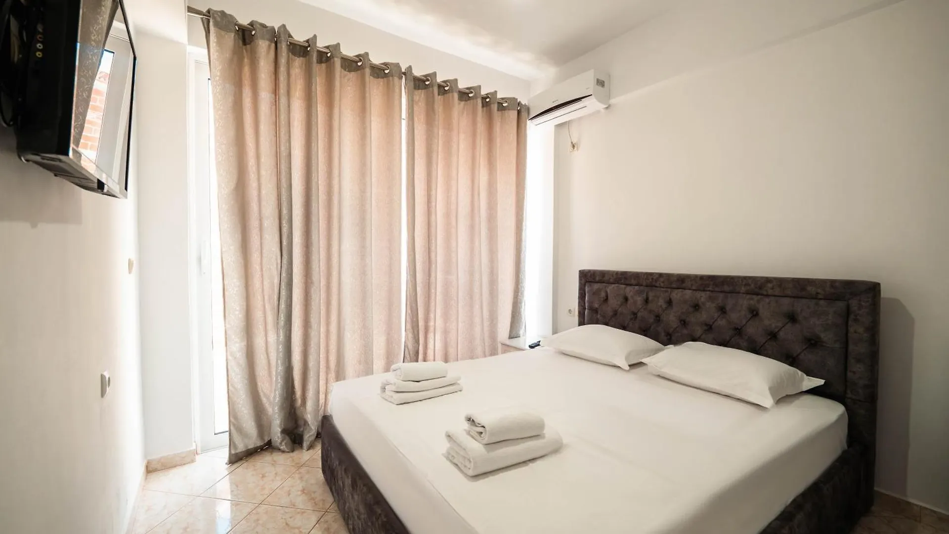 Alnes Hotel Sarandë