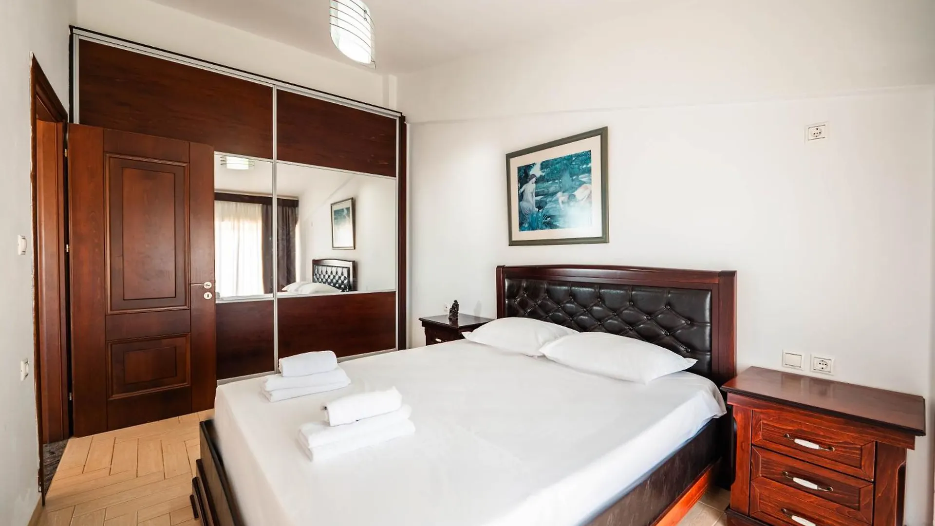 Alnes Hotel Sarandë 3*,  Albanien