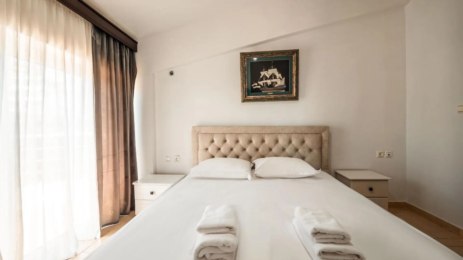 Alnes Hotel Sarandë