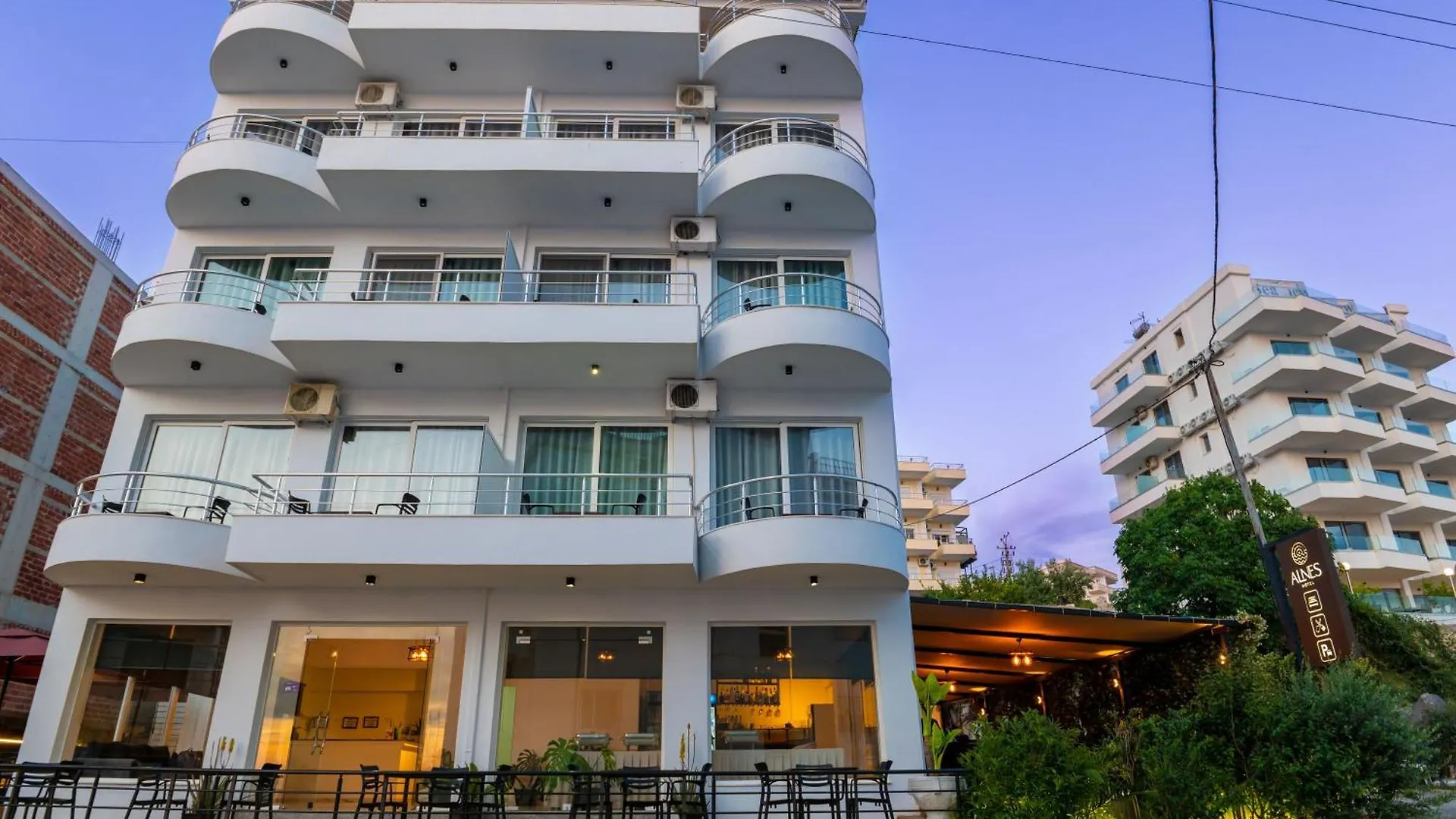 Alnes Hotel Sarandë