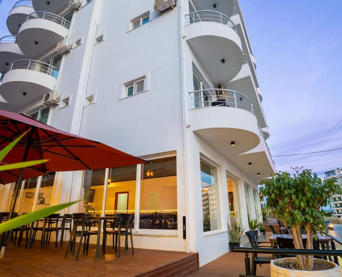 Alnes Hotel Sarandë